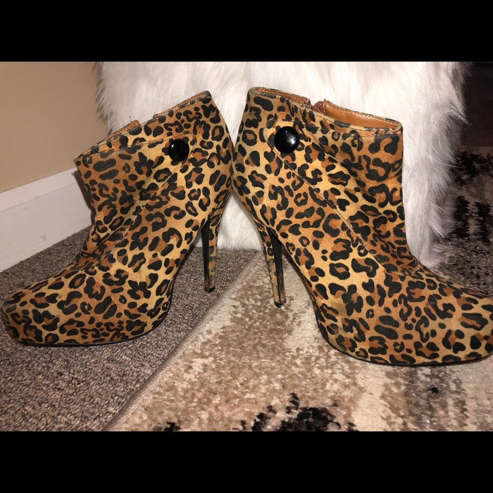 Women’s Cheetah Heel Booties